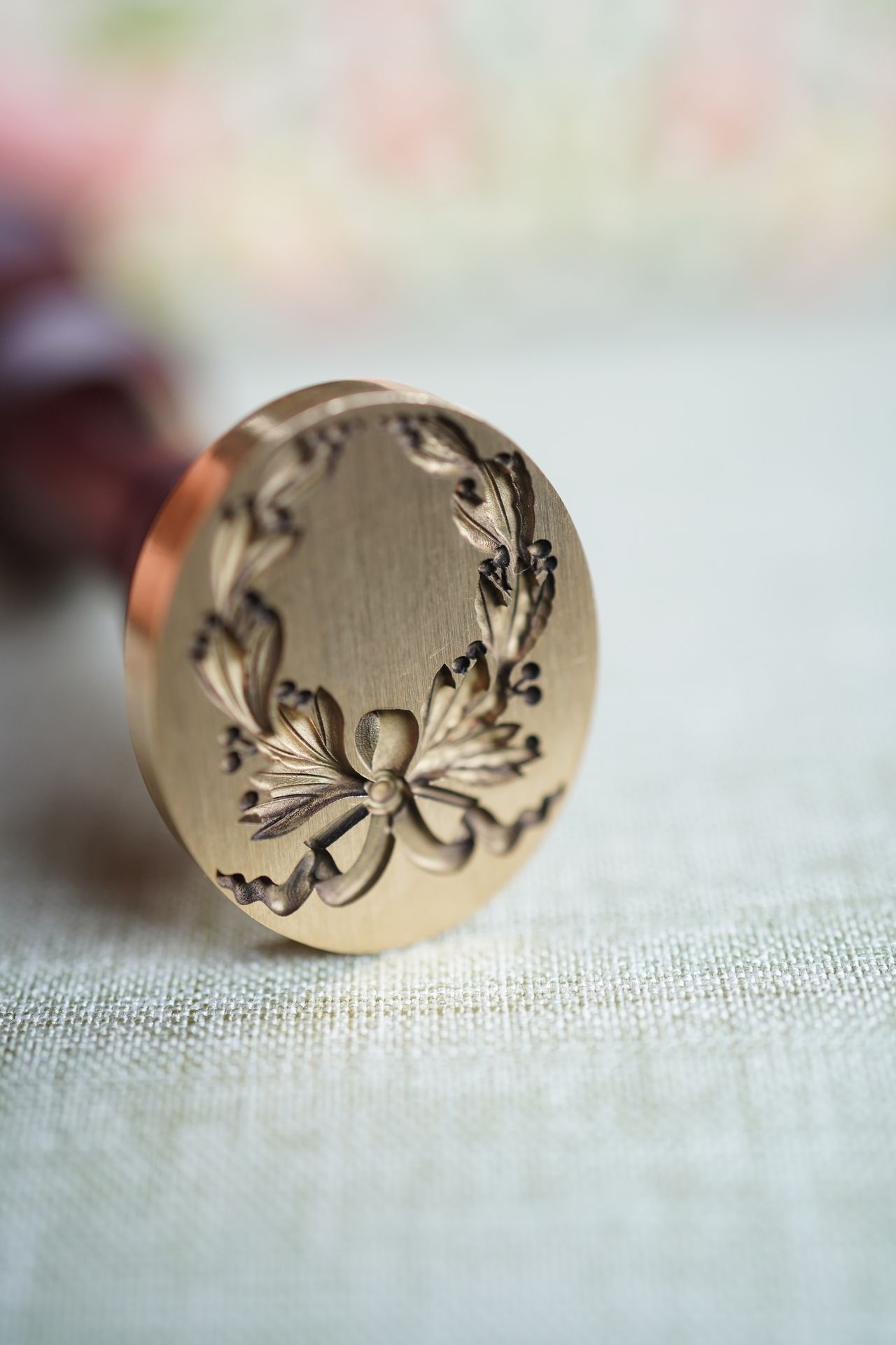 Elegant Rosewood Wreath Wax Seal